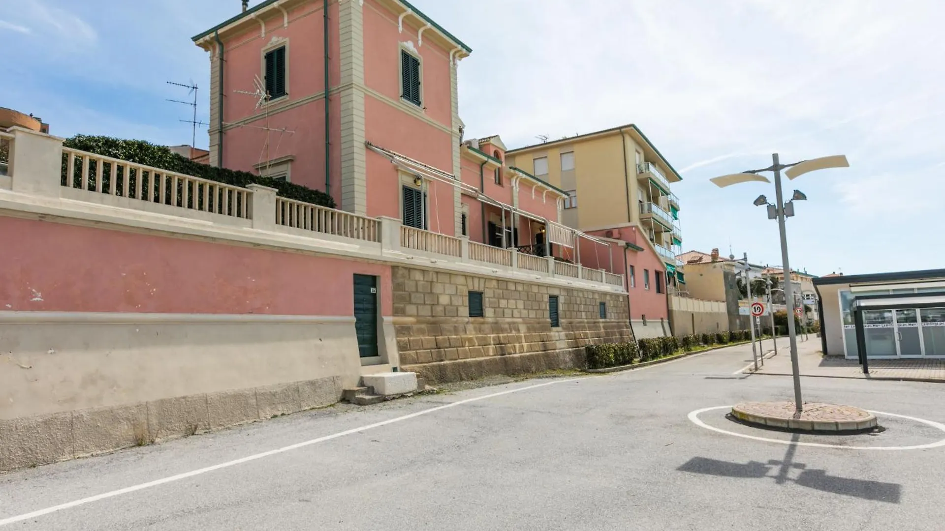 Holiday Home Harbour By Interhome San Vincenzo